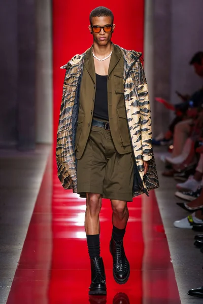 Look 12